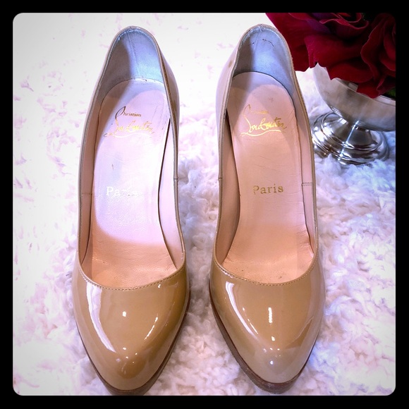 Christian Louboutin Shoes - Louboutin Décolleté Patent Nude Pumps